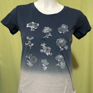 NWT Hokusai Blue Uniqlo Women's Blue Floral Flower T Shirt Size Small